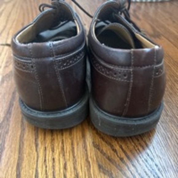 ?Men’s Johnston and 
Murphy Celini cap leather dress shoes, size 10? main image 6